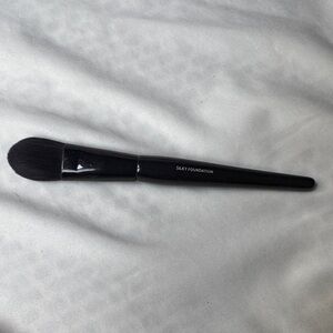 IT Cosmetics Black Silky Foundation Brush